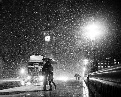 London When it Snows; Big Ben and Lovers